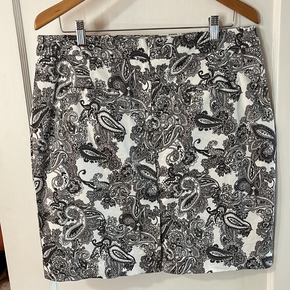 Paisley Black & White Skirt - Picture 3 of 5